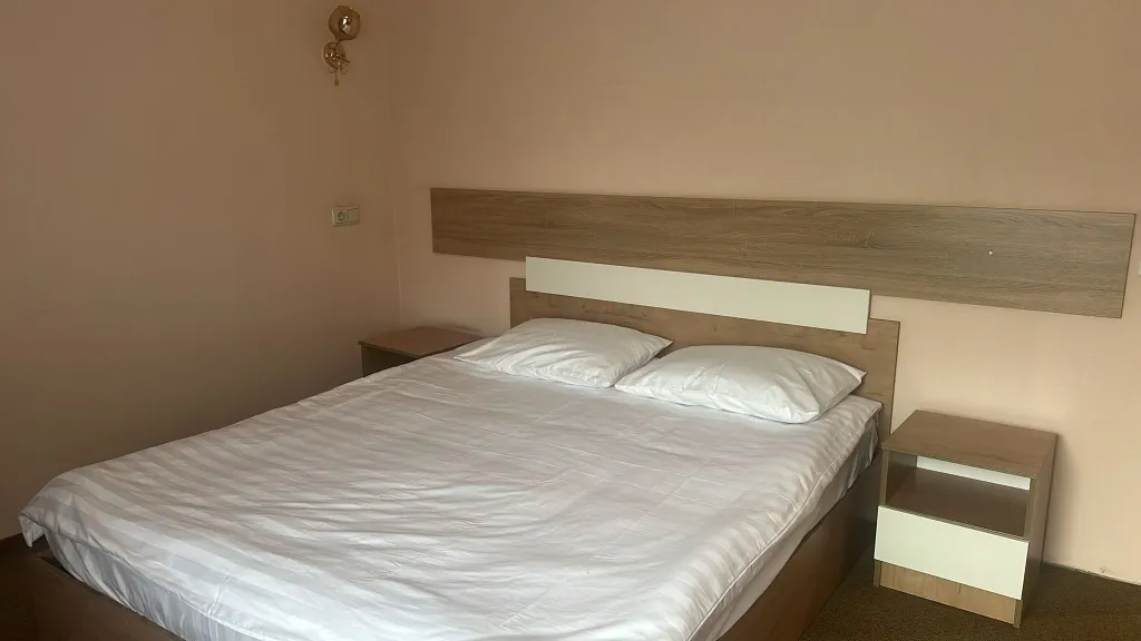 Квартира Эконом с двуспальной кроватью — аренда посуточно в Екатеринбург