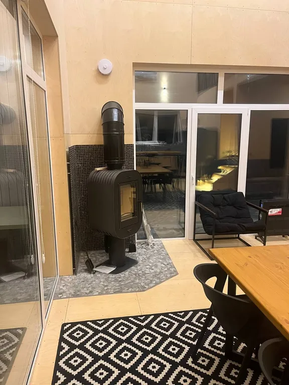 Барнхаус на берегу реки Кундыш