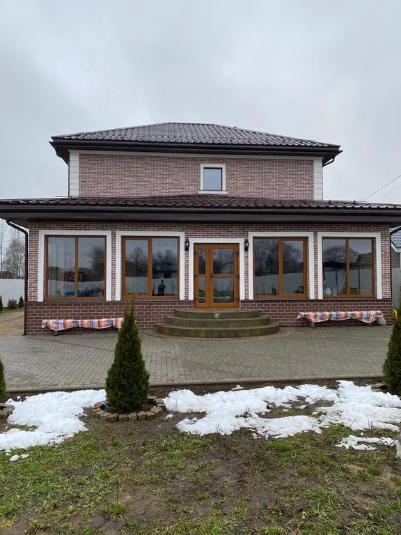 Уютный дом с большой и теплой террасой