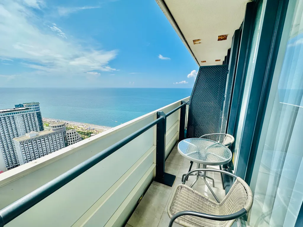 Личный пентхаус с видом на закат в Орби Сити