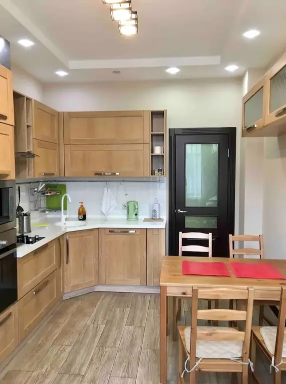 Современная квартира по улице недалеко от вокзала