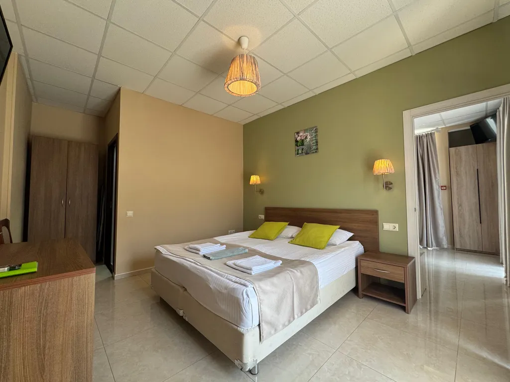 Квартира Квартира Двухкомнатный номер с кухней 1 этаж с отдельным входом — Геленджик