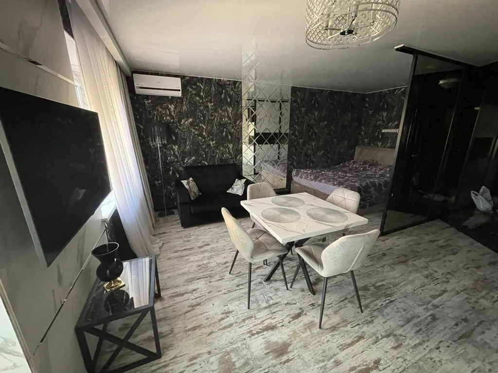 Современная студия в новом доме