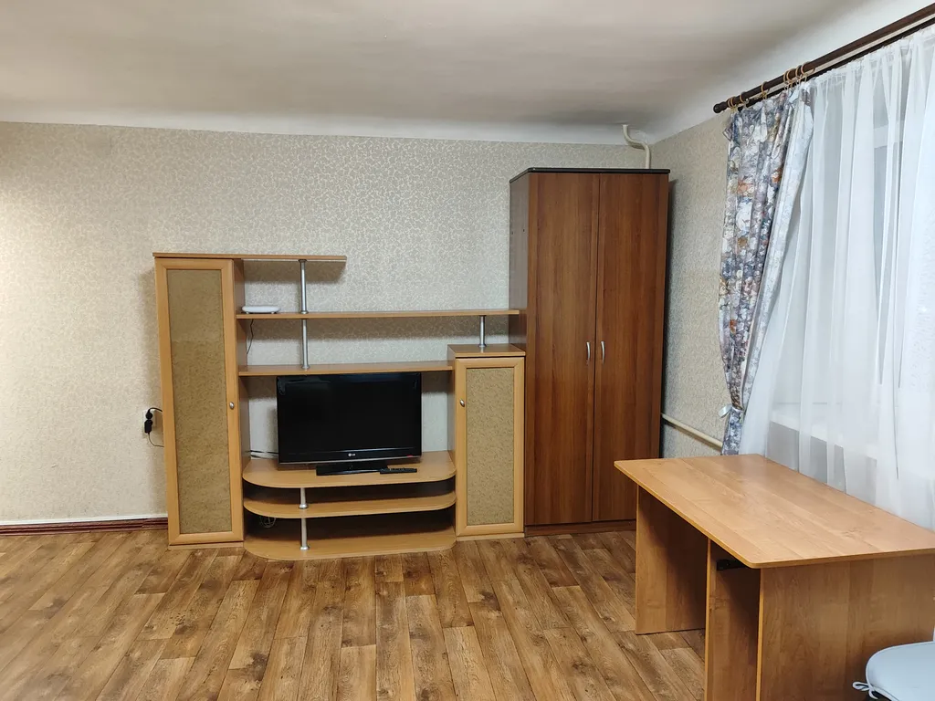 2х ком квартира, до 6 человек. 5й Армии 10. Набережная Ангары