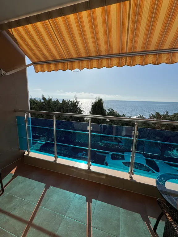 Двухкомнатный апартамент на ЮБК у самого моря