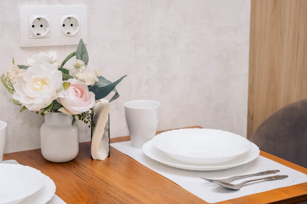 Уютная студия в новом доме с красивым видом из окна