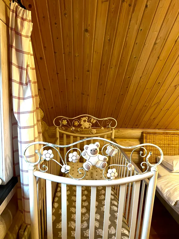 Коттедж Атмосферный дом из бревна с камином и сауной у водохранилища — Маслово