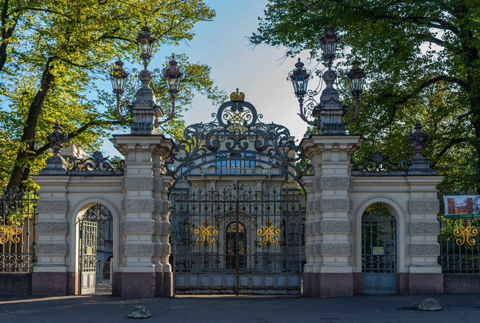 Фото