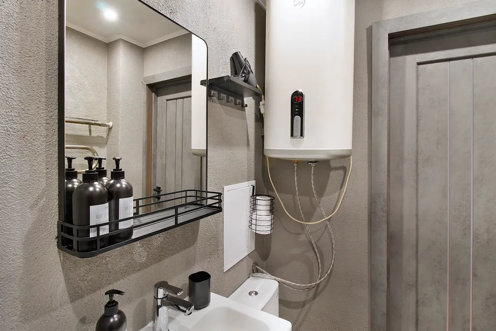 Стильная студия с балконом в самом центре