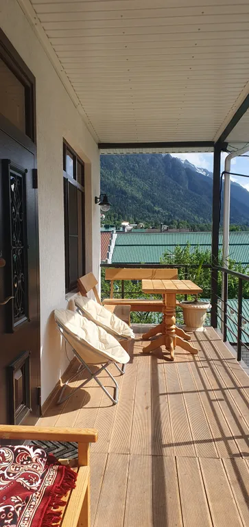 Апартаменты в центре с видом на горы