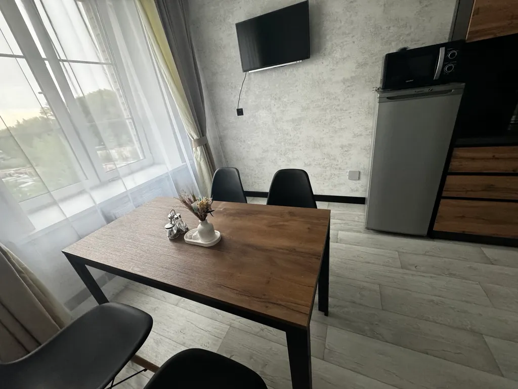 Большая Уютная 1-комнатная квартира,своя парковка,рядом магазин,центр