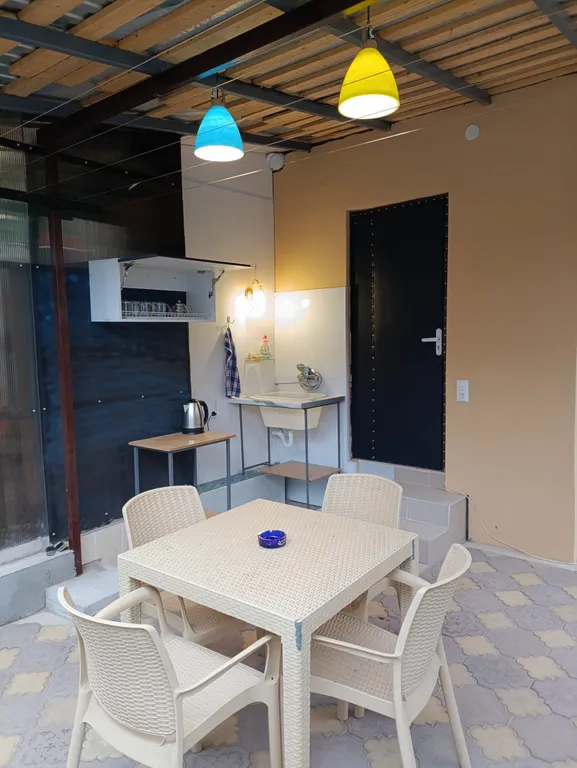 Двухуровневая квартира в центре города с высокими потолками