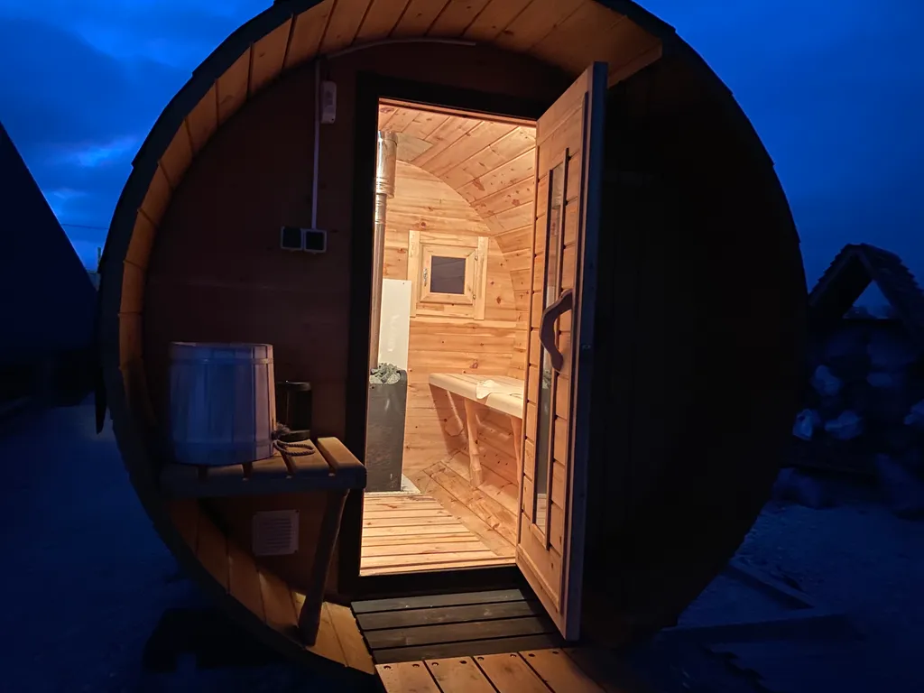 Домик а фрейм для круглогодичного отдыха с джакузи и баней