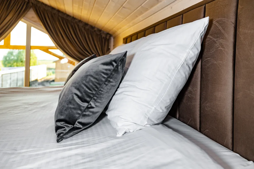 Глэмпинг на берегу реки