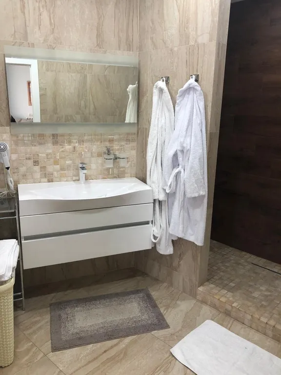 Квартира с панорамным видом на море и горы на юбк