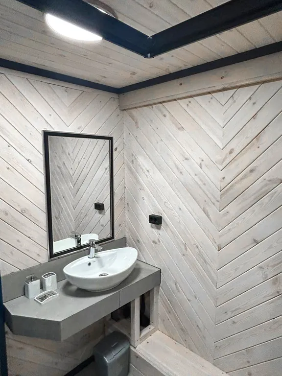 Барн хаус с видом на лес и горы