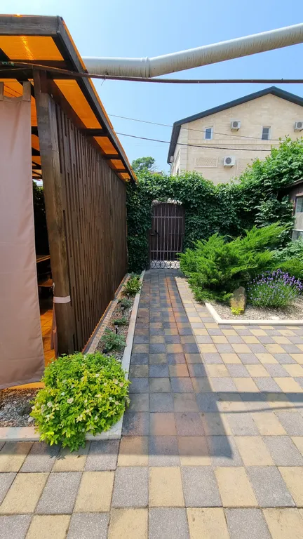 Дом рядом с морем в тихом районе