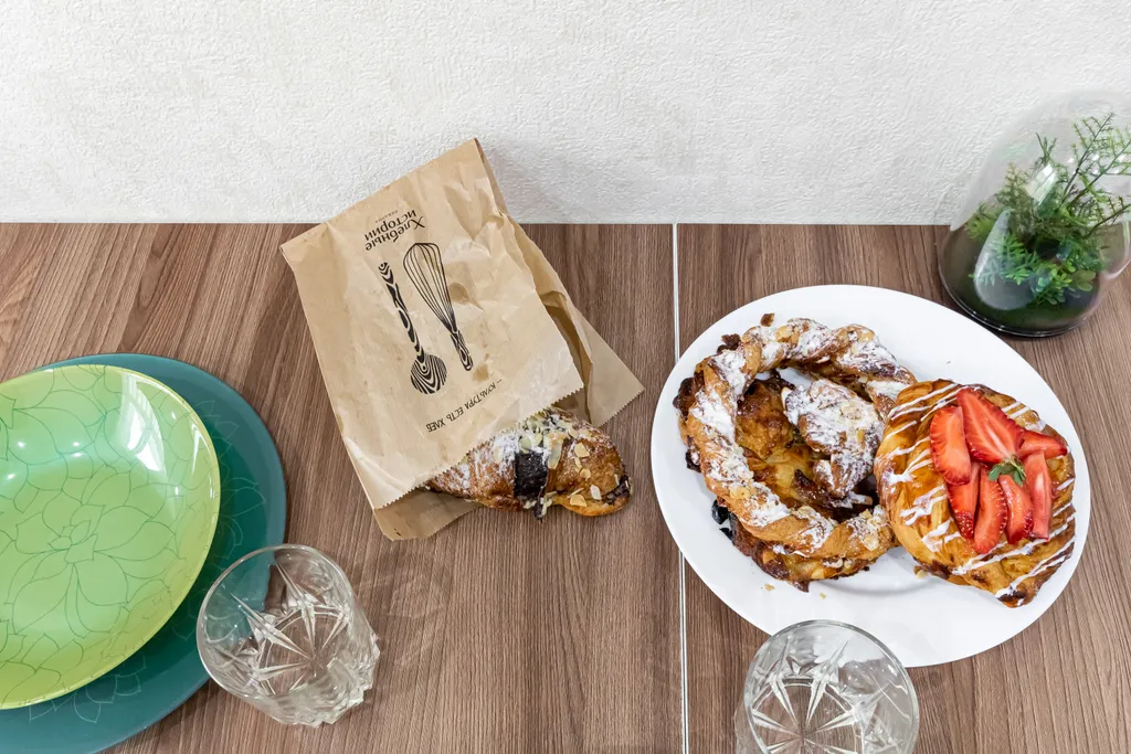 Квартира Квартира Светлая евродвушка в центре, 2 жк-телевизора, удобная кровать, 24/7 — Краснодар