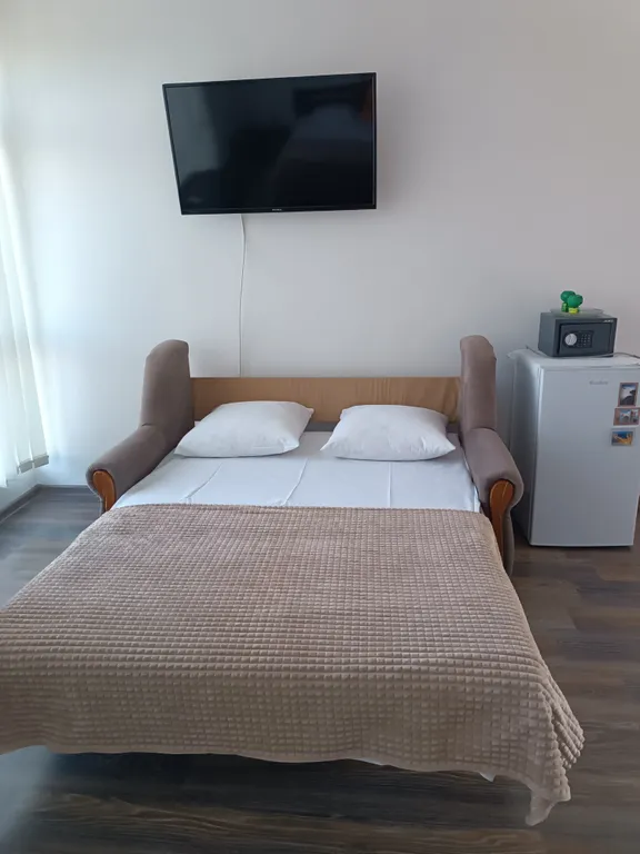 сдается коттедж 2  этажа.130 кв. м, с тремя отдельными комнатами