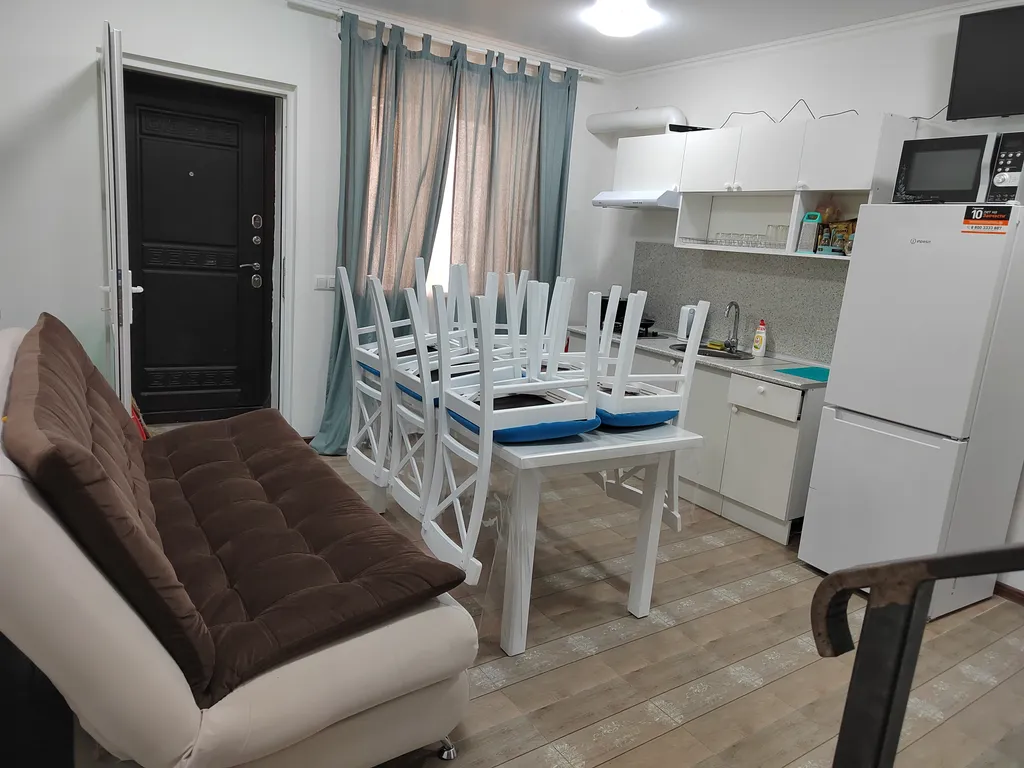 Новый трёхэтажный коттедж в центре