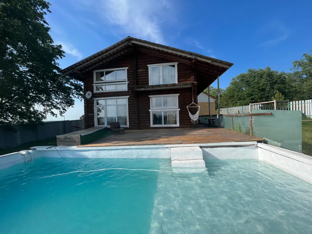 Срубовой дом с большим бассейном и шикарным видом на Жигулевские горы