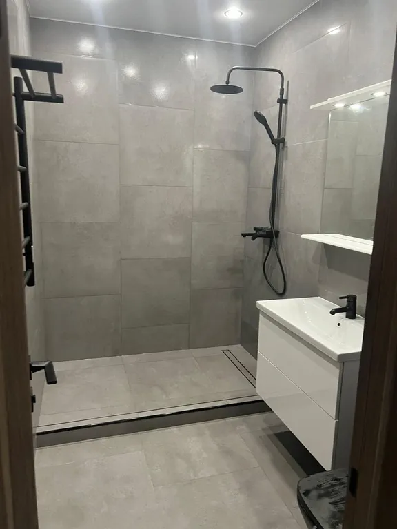 Квартира с панорамным окном, в престижном ЖК