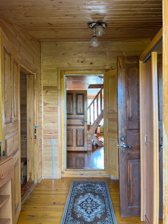 Русский дом с баней на берегу озера