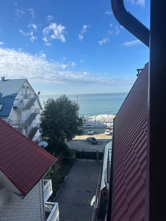 Уютные номера с БАЛКОНОМ и видом на море/горы на 1 линии в Адлере!