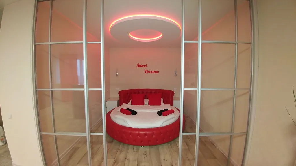 Очень необычная и просторная квартира-студия в центре