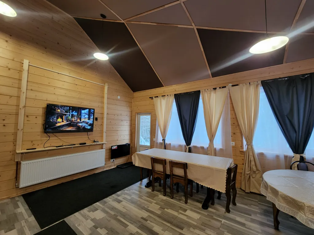 Коттедж с русской баней, горячей джакузи под звездам и бассейном