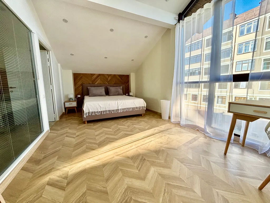 Кругозор туан-хаус с видом на реку