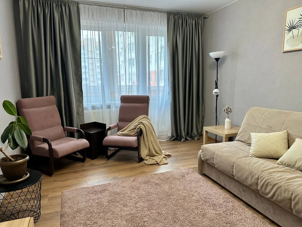 2-комнатная квартира в центре у Ледового дворца — аренда посуточно в Великий Новгород