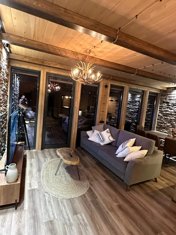 Дом в Гунибе с видом на крепость и горы