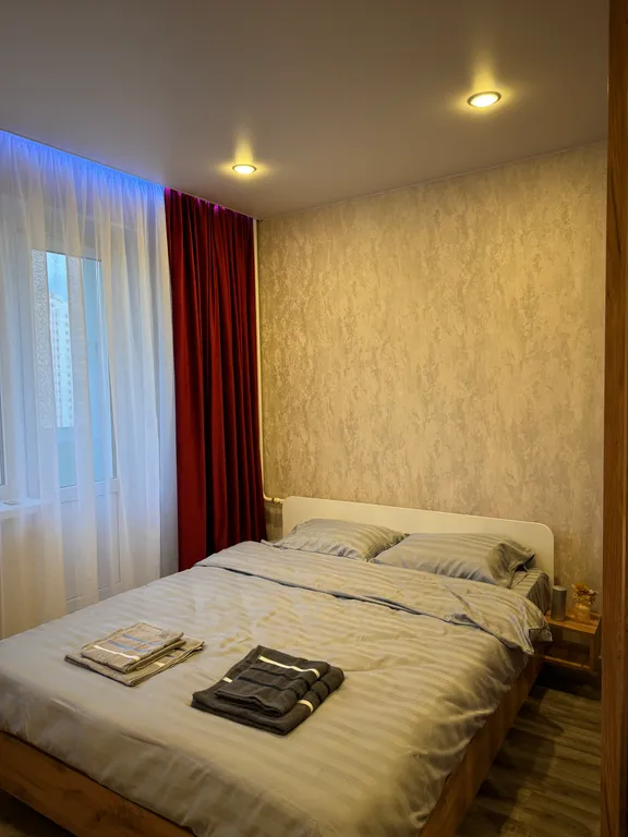 Уютная однушка с новым ремонтом на Клыкова с современной мебелью