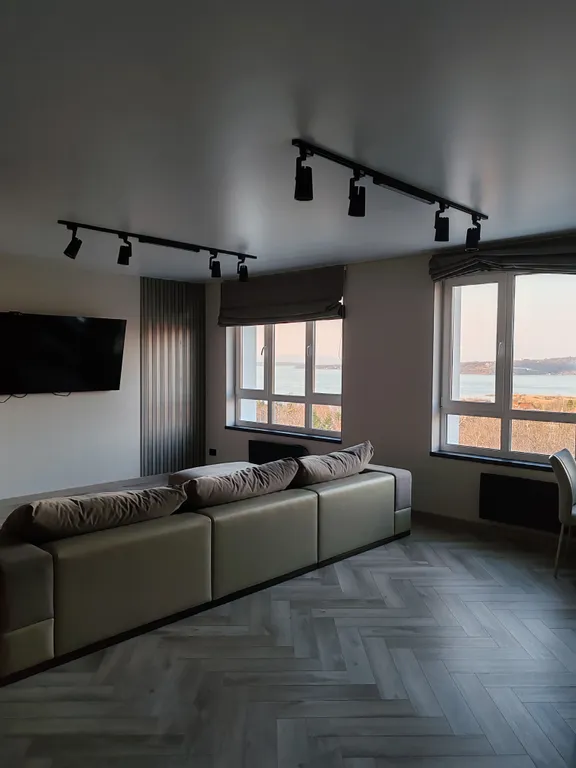 Просторная квартира с видом на море