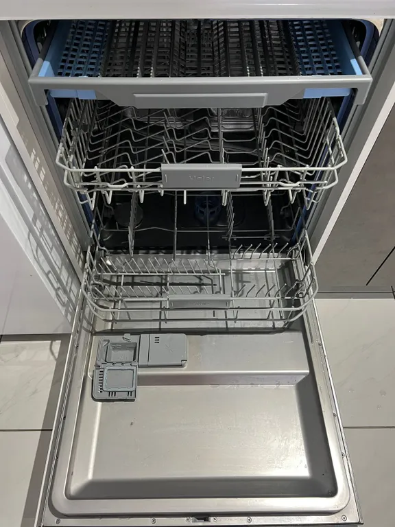 Дом и баня у реки