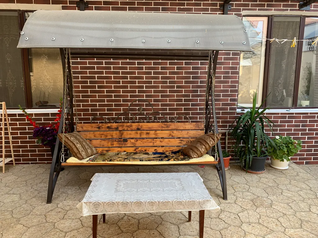 Комната в частном доме с верандой, вход отдельный, свой выход в сад.