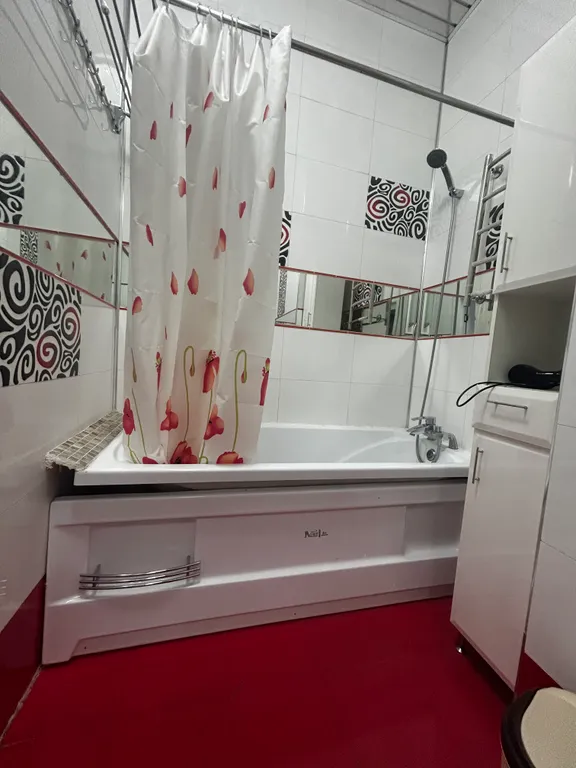 4-комнатная Квартира