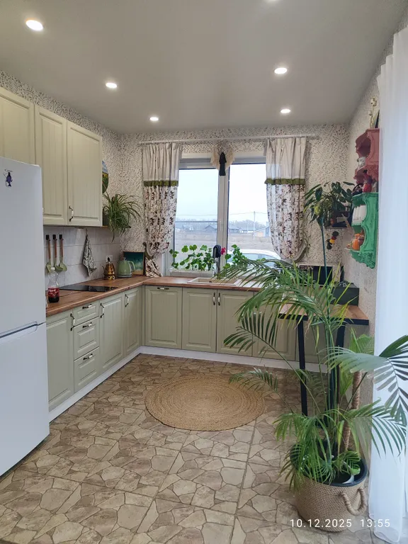 Уютный домик на берегу озера