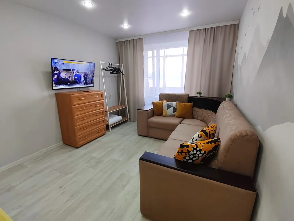 Однокомнатная квартира с балконом и лифтом у ТРЦ Плазма