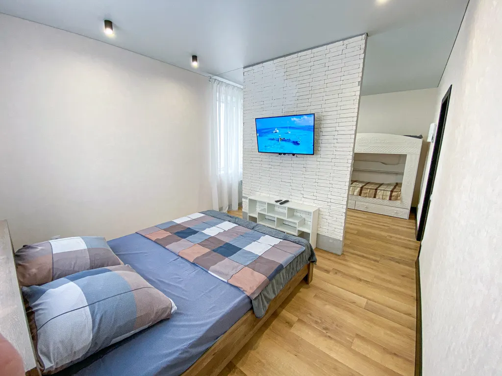 Шикарная евродвушка с красивым видом из окна