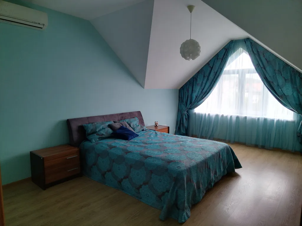 Таунхаус у озера в сосновом лесу