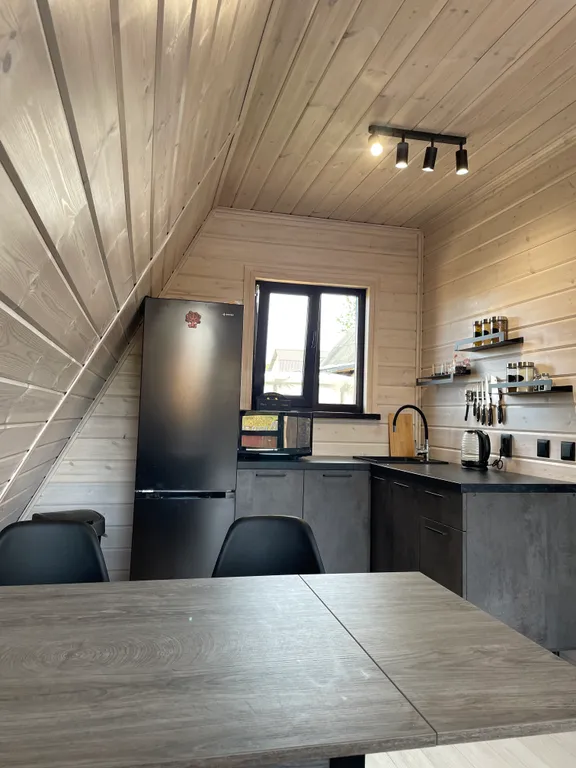 Треугольный дом Афрейм с видом на лес и подогреваемым бассейном