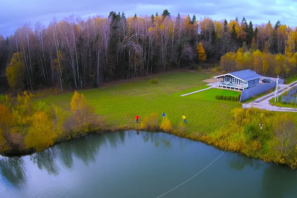 Коттедж Васнецово-озеро, коттедж на берегу озера в окружении леса — Ваньково