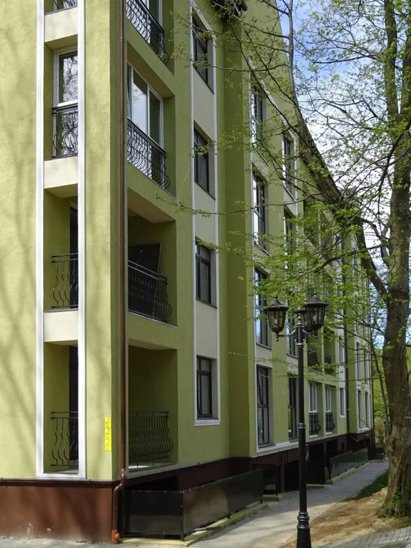 У спуска к морю