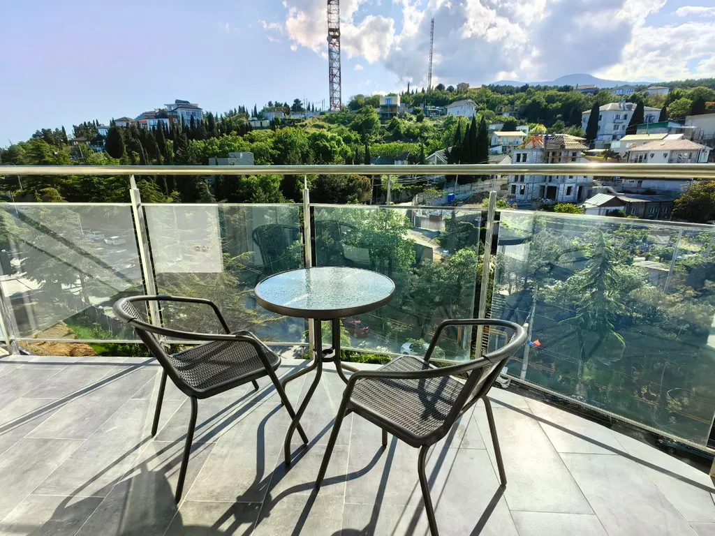 Апартаменты с панорамными видами на горы Чатыр-Даг и Демерджи