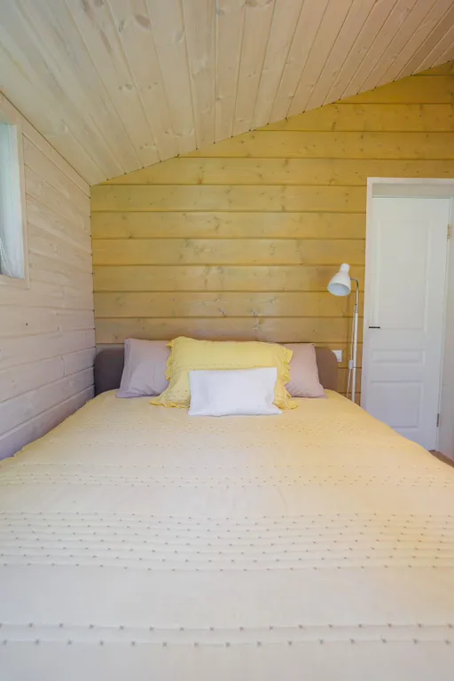 Дом Мая у озера с баней на дровах