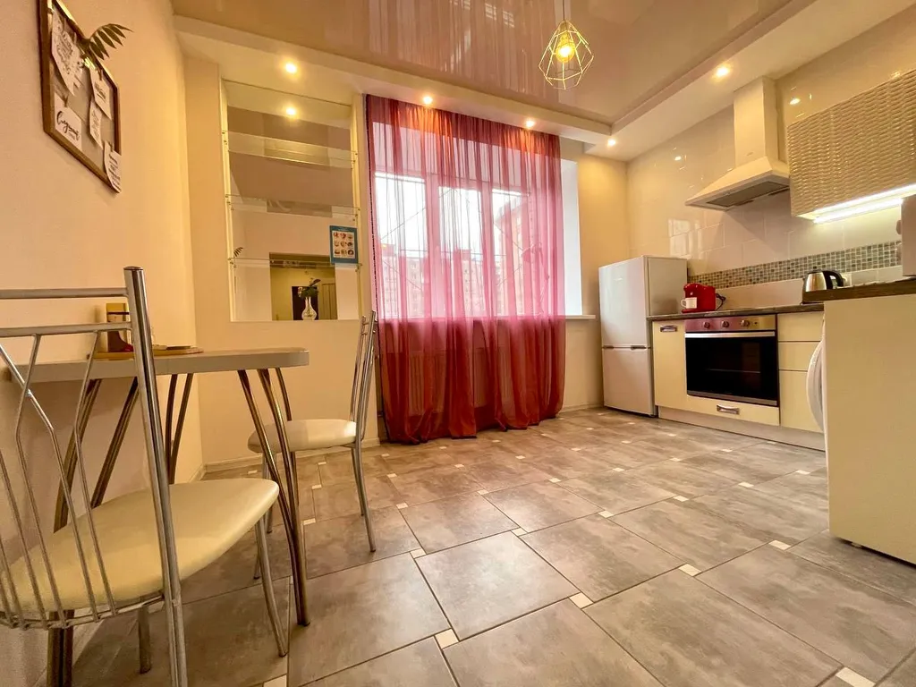 Яркая квартира в центре с кофеваркой