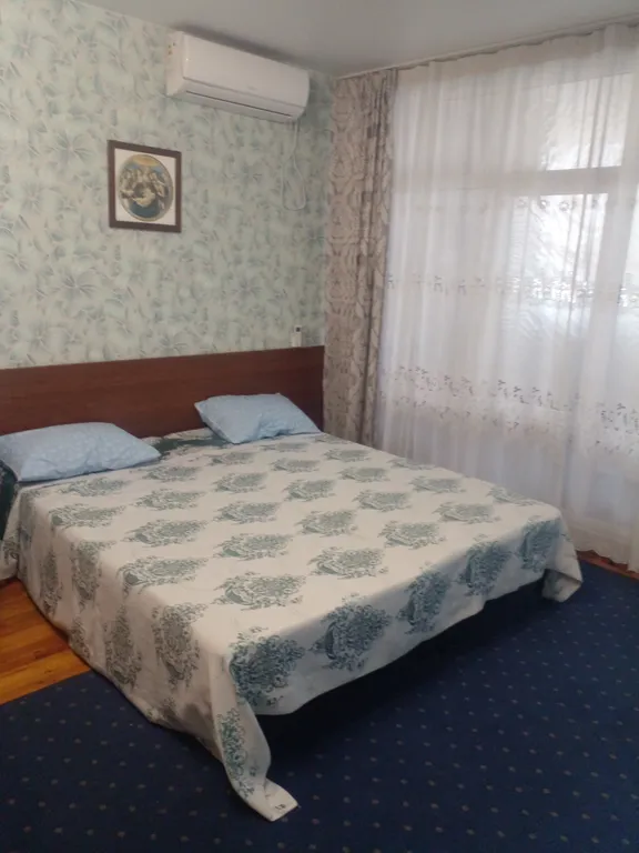 Эллинг на берегу моря