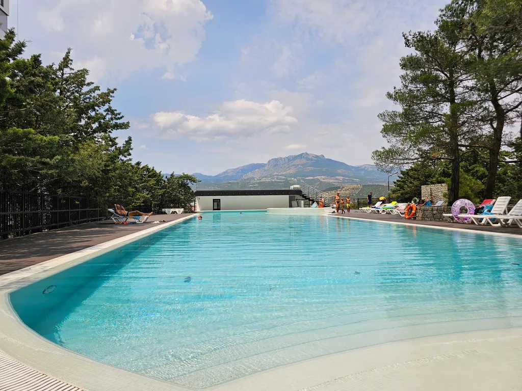 Квартира-студия в новым курортном комплексе лучистое — аренда посуточно в Алушта